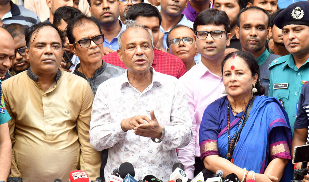 দুর্গাপূজা নির্বিঘ্ন করতে নতুন অ্যাপ খোলা হয়েছে : স্বরাষ্ট্র উপদেষ্টা